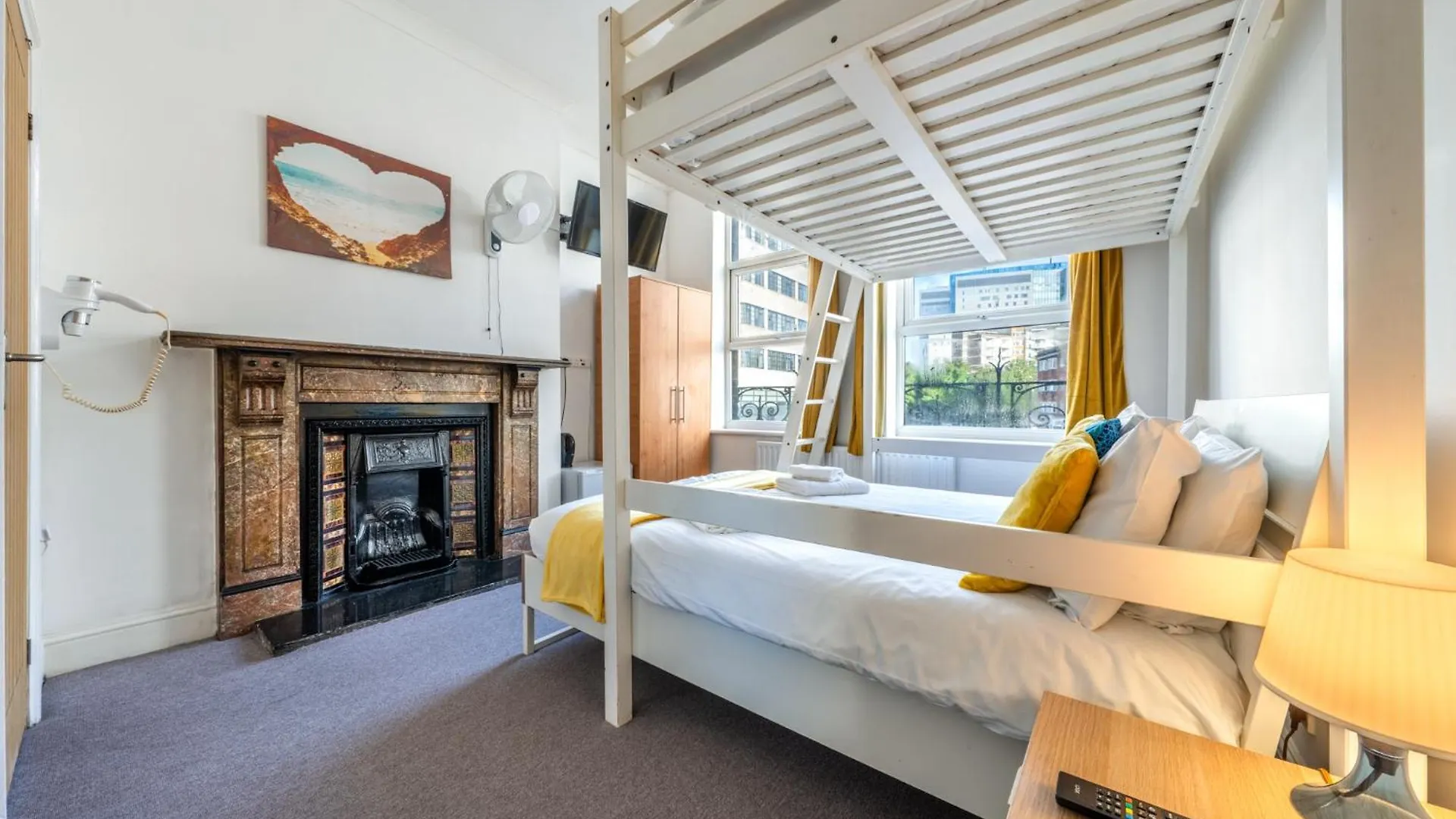 Bed & Breakfast Ryam Suites London