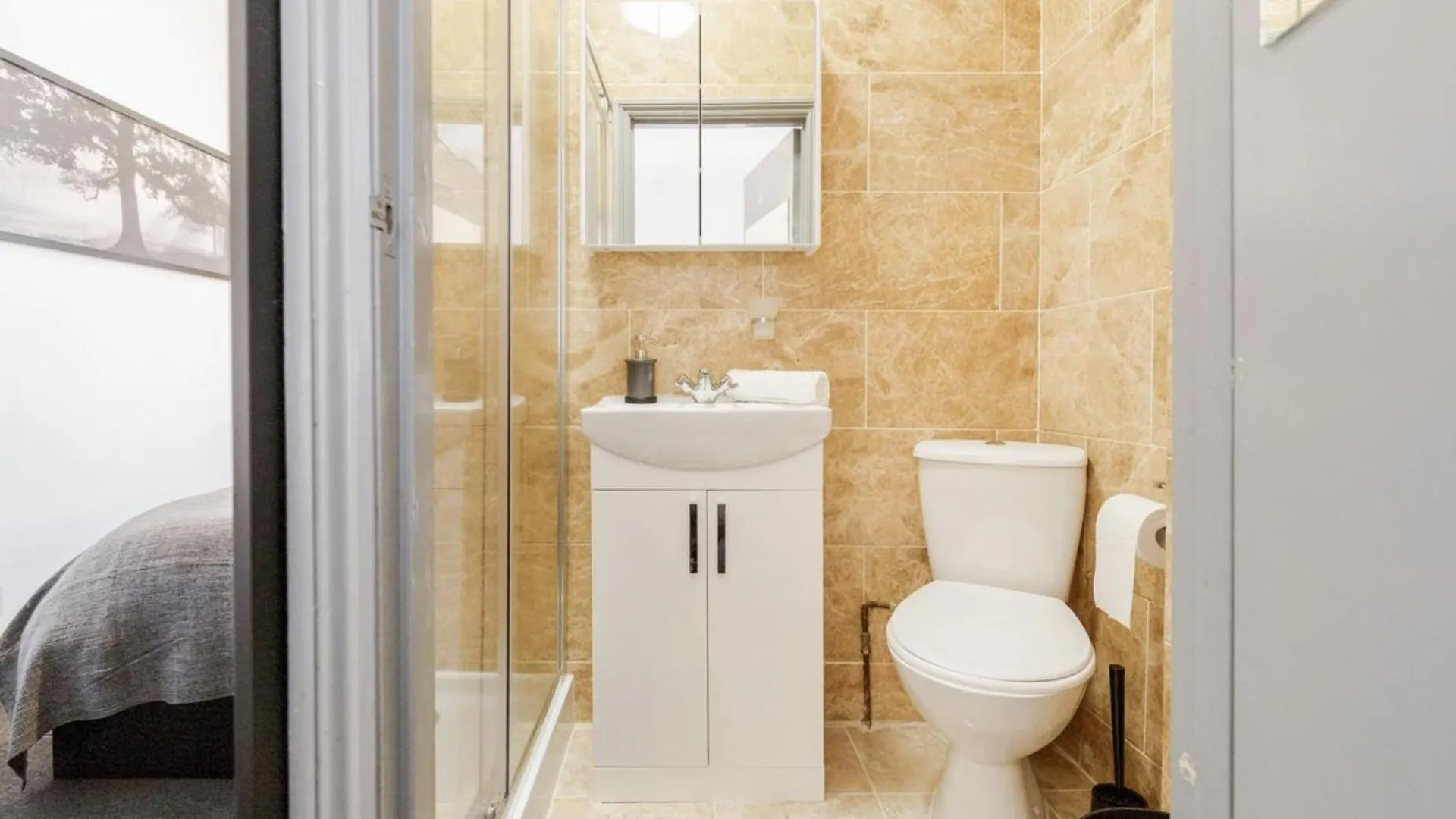 Ryam Suites London 2*,