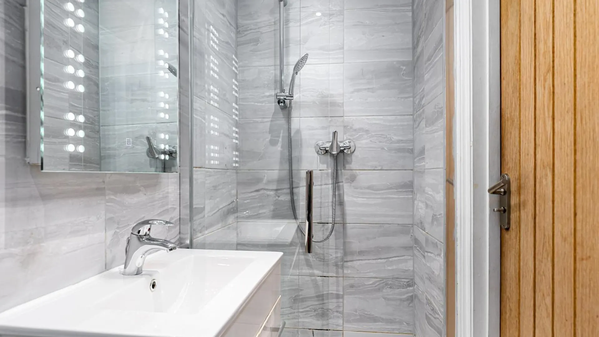 Ryam Suites London