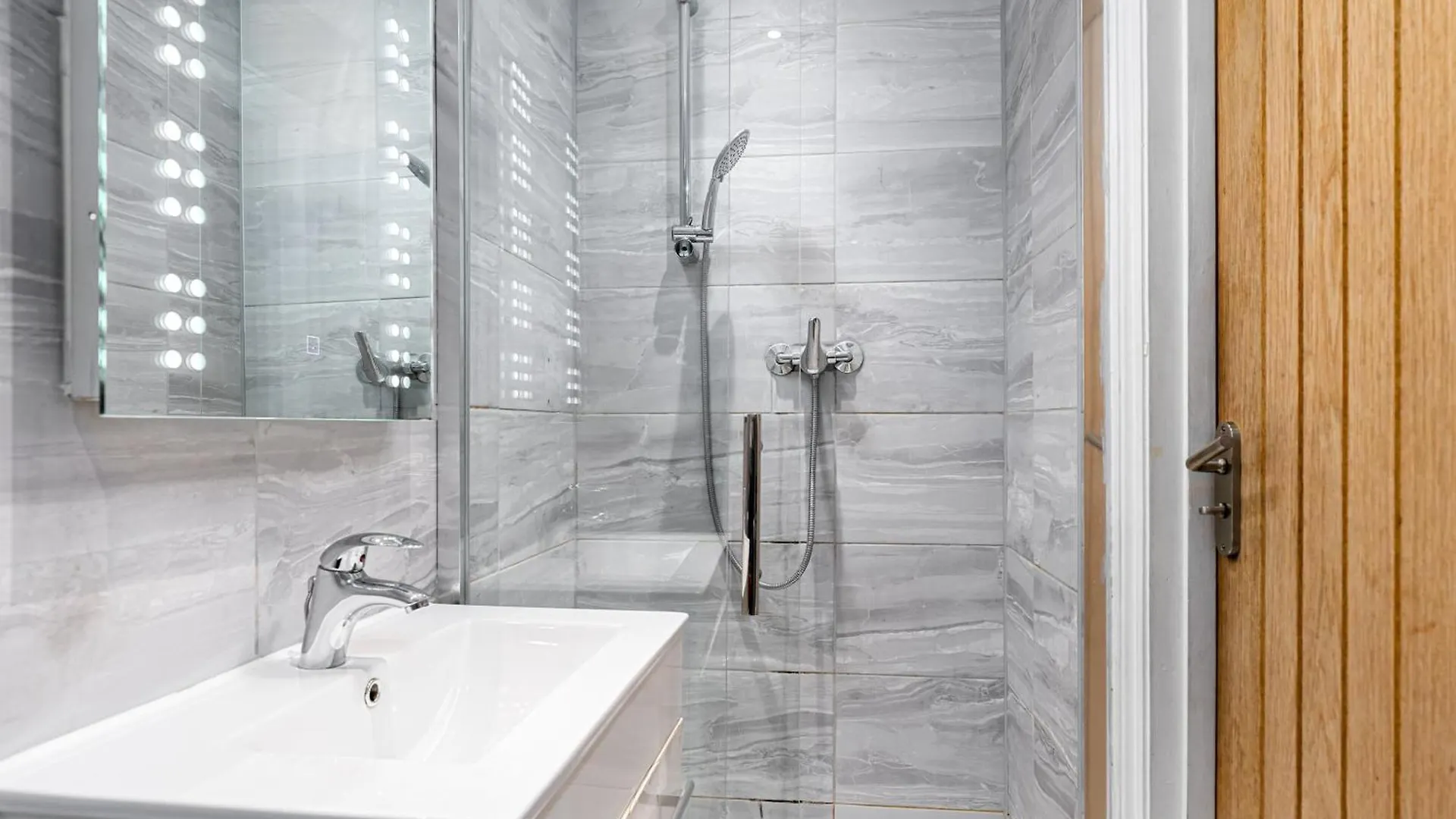 Ryam Suites London United Kingdom