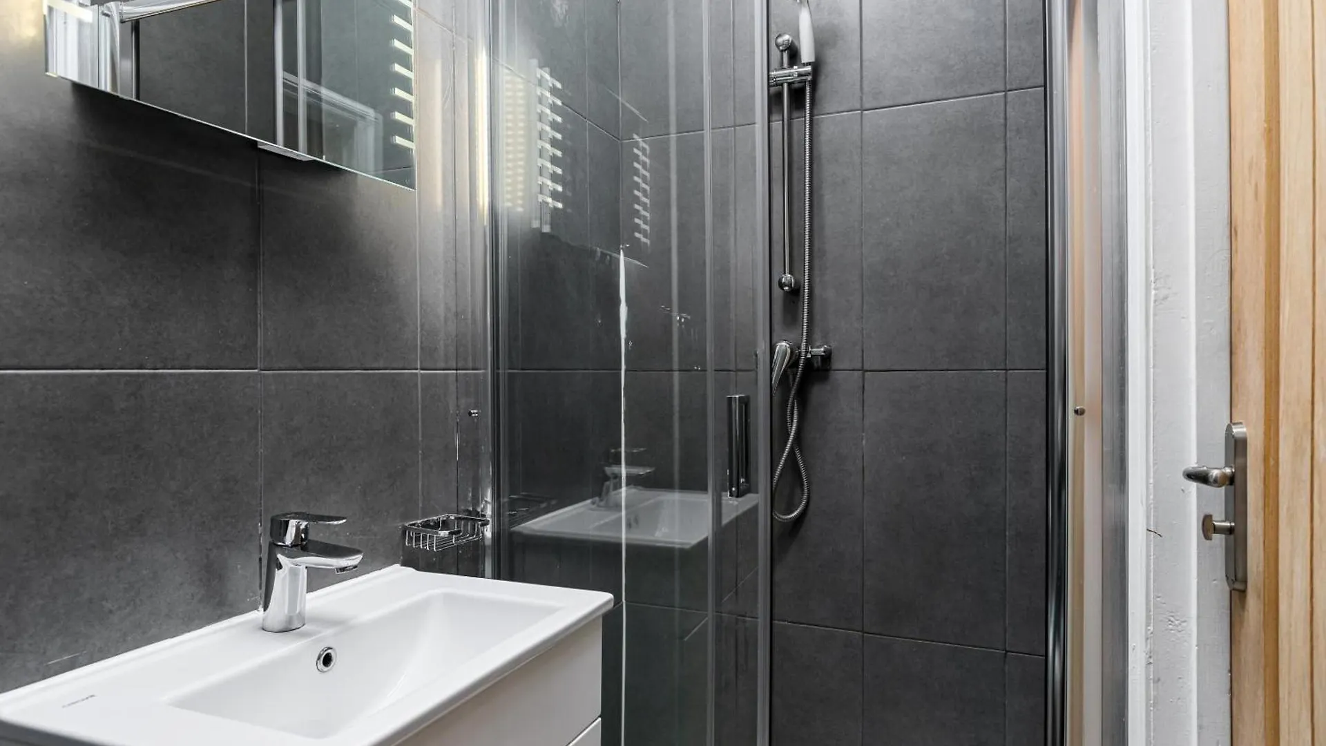 Ryam Suites London United Kingdom