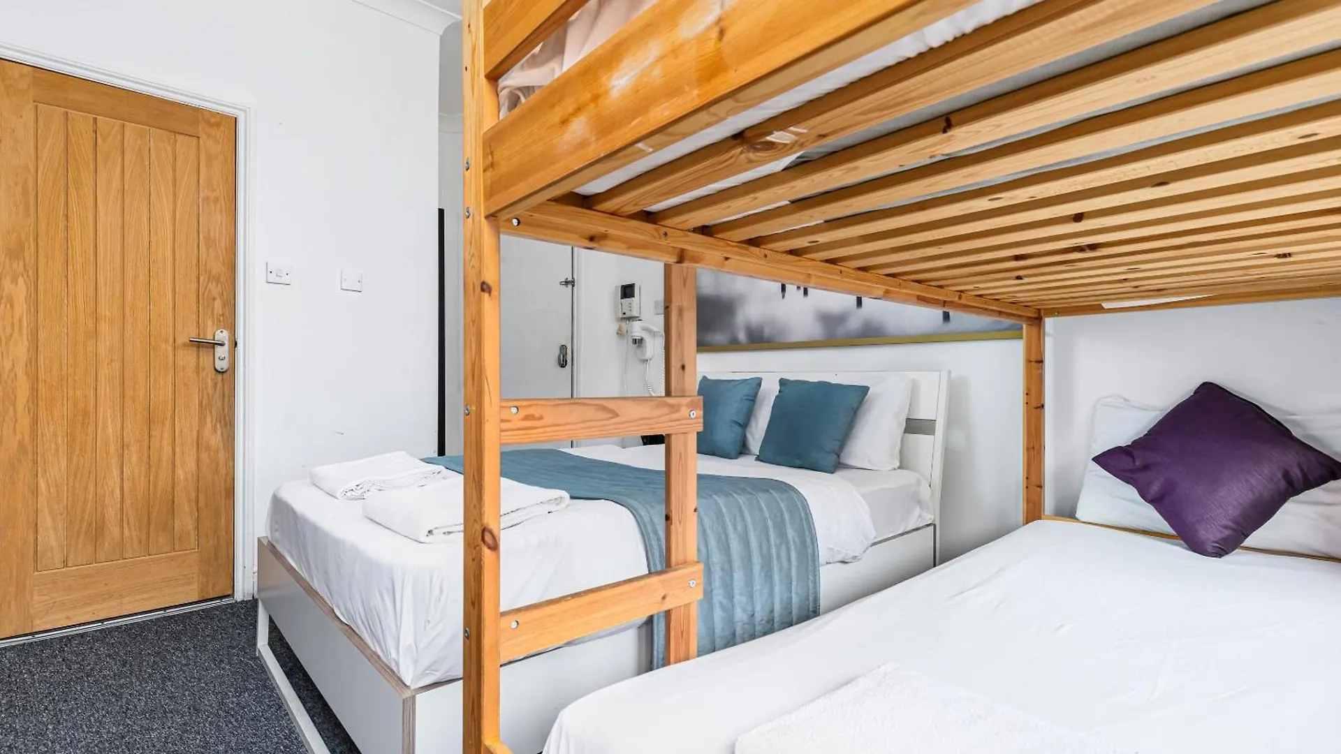 Ryam Suites London 2*,  United Kingdom
