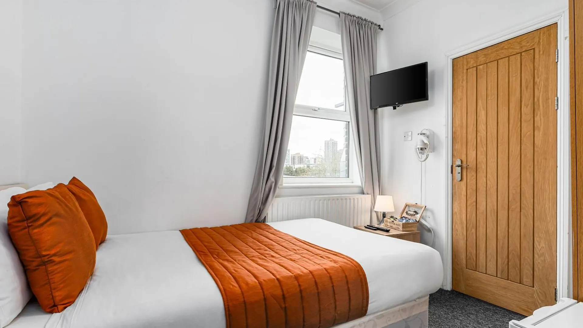 Ryam Suites London 2*,  United Kingdom