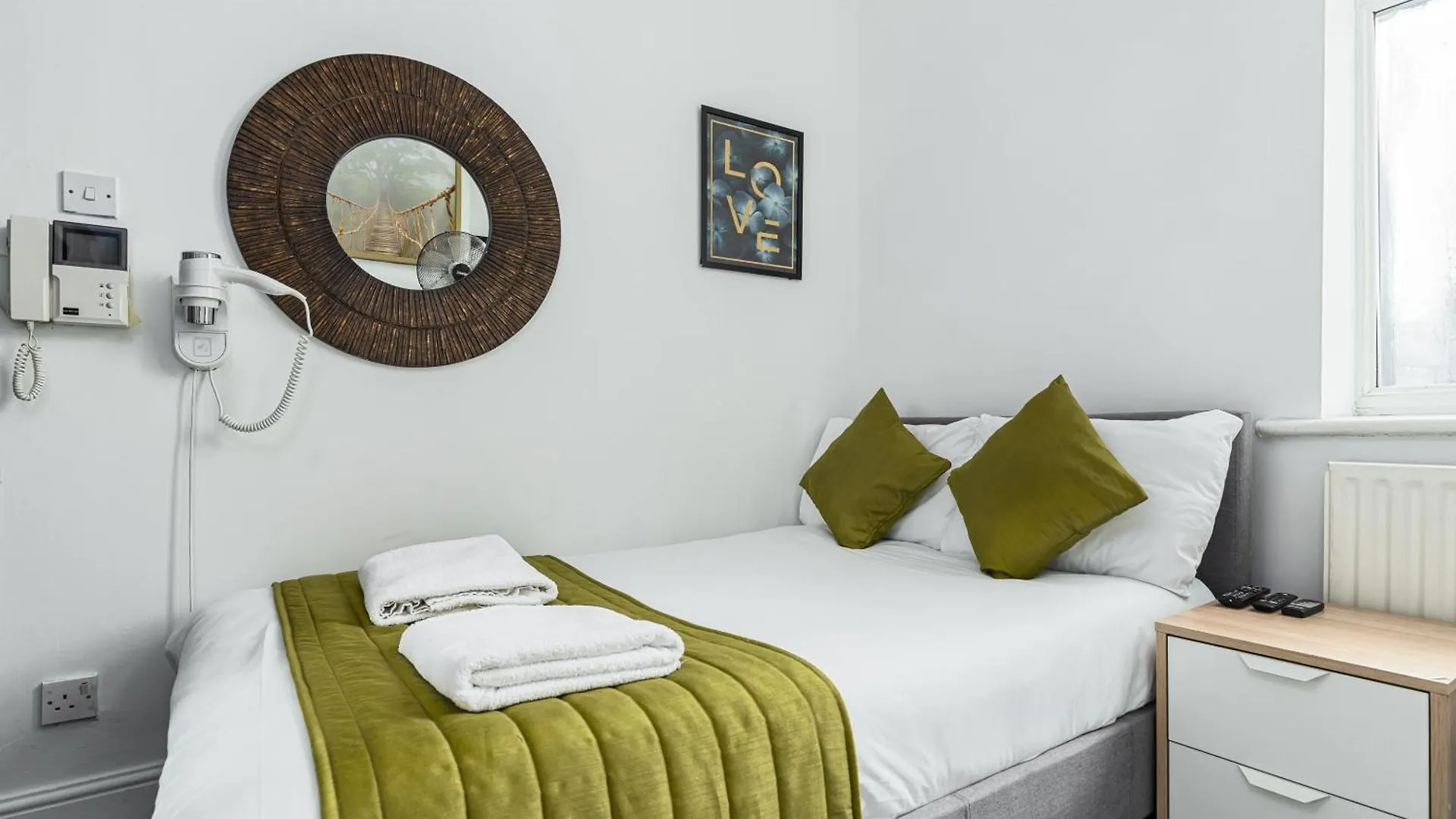 Ryam Suites London Bed & Breakfast